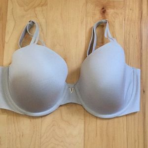 Victoria’s Secret Lined Perfect Coverage Bra 38D
